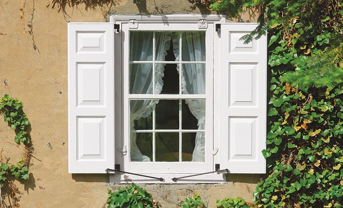 Außenliegende Fensterläden